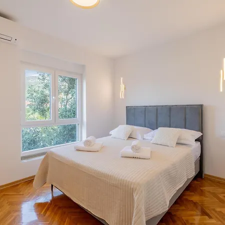 Luxury Ana Apartament Podstrana